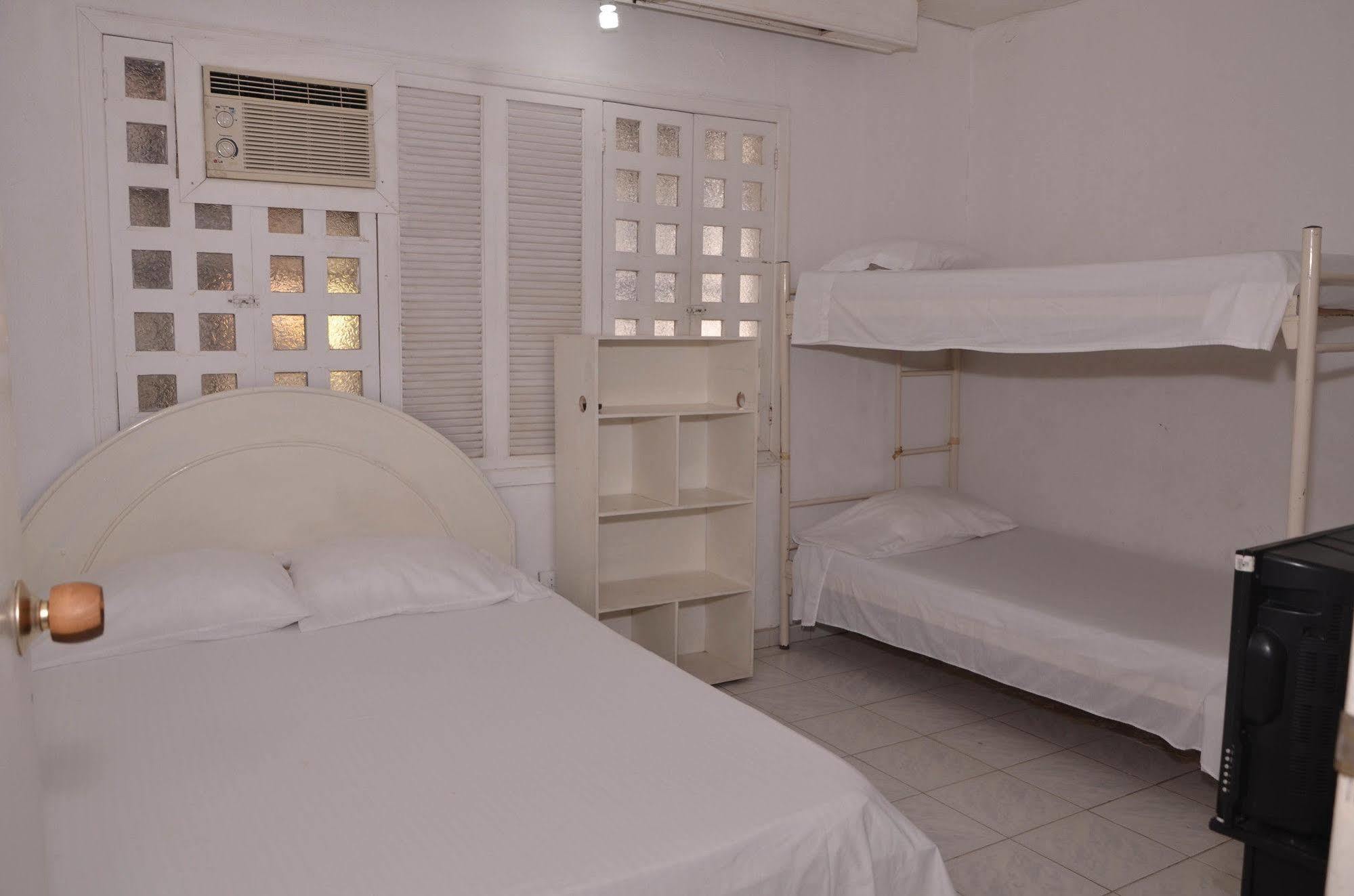 Hotel Vargas Airport Cartagena Eksteriør billede