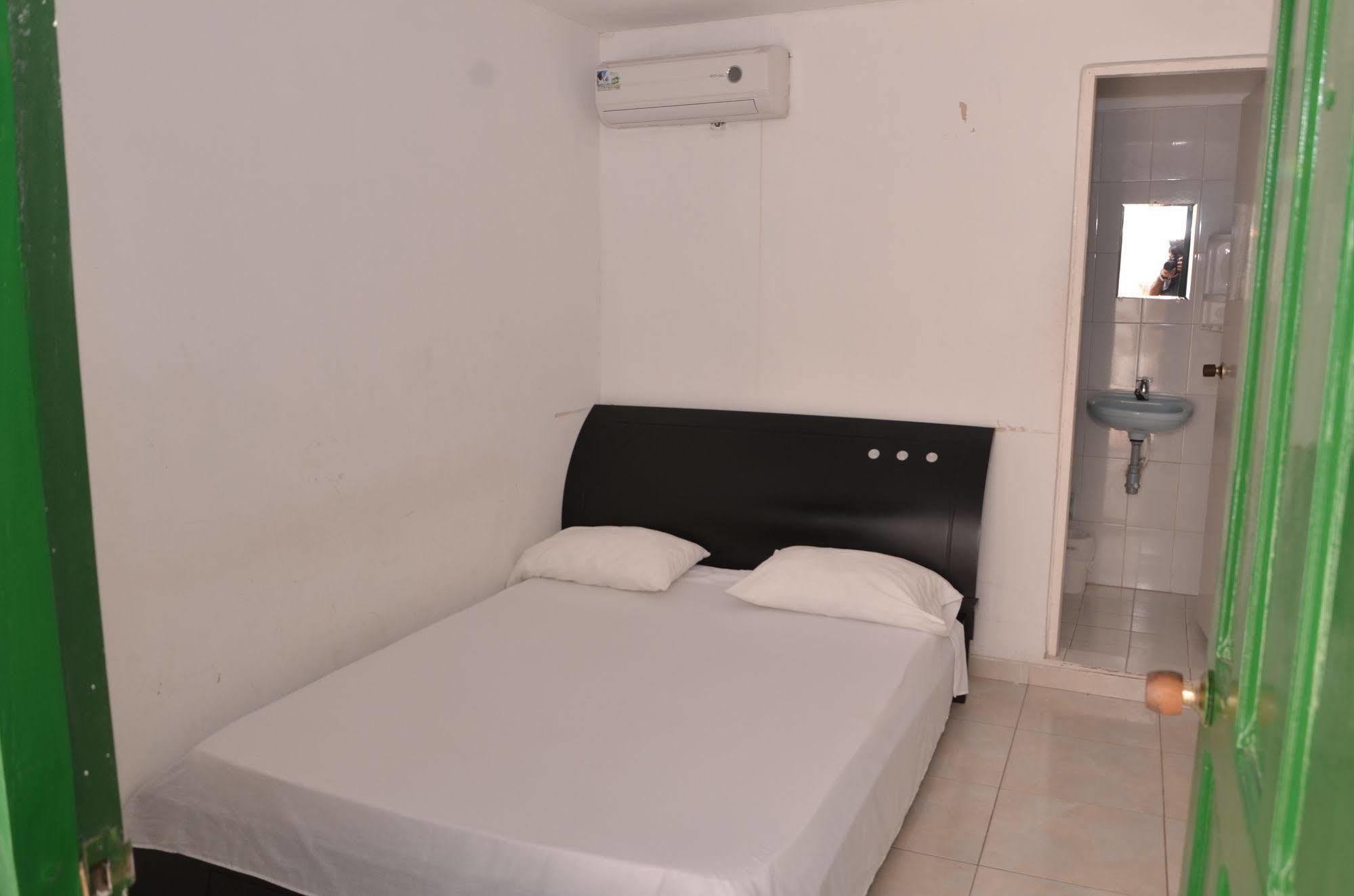 Hotel Vargas Airport Cartagena Eksteriør billede